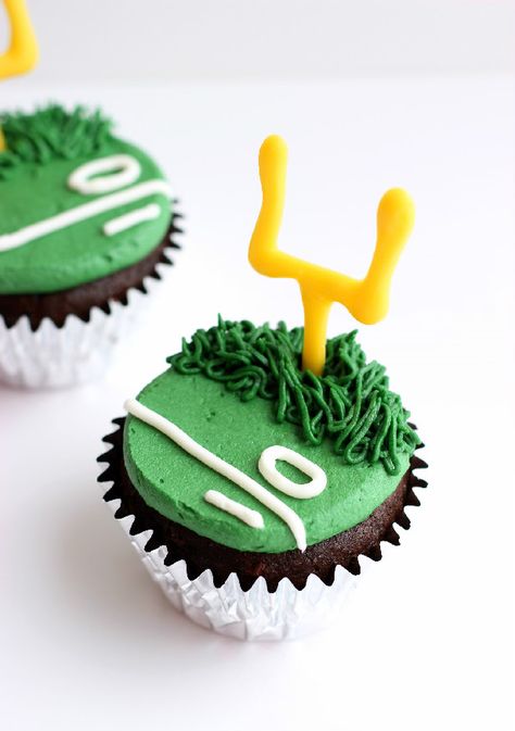 Desserts Superbowl, Super Bowl Cupcake, Bowl Desserts, Football Desserts, Superbowl Cake, Cake Football, Football Treats, Superbowl Desserts, Football Cupcakes