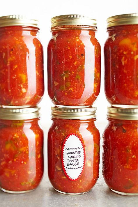 Roasted Garlic Pasta, Garlic Pasta Sauce, Homemade Tomato Sauce, Garlic Pasta, Canning Tomatoes, Pasta Sauce Recipes, Garden Recipes, Canned Tomato Sauce, Red Sauce