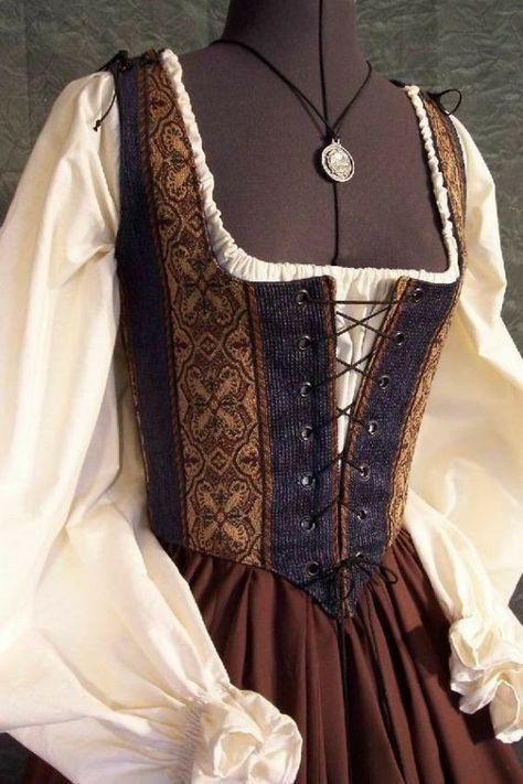 Faire Outfit, Ren Faire Outfits, Ren Faire Costume, Fair Outfits, Fest Outfits, Old Fashion Dresses, Medieval Clothing, Fantasy Dress, Historical Dresses