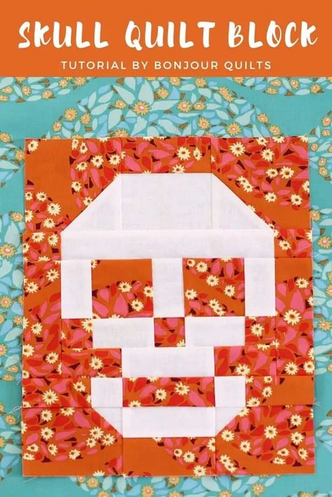 A patchwork skull quilt block, just in time for Halloween. Sew up this happy little skull quilt block for a mini quilt, table decoration or a cushion. Tutorial can be found at Bonjour Quilts. Skull Quilt Block, Skull Patchwork, Quilt Halloween, Skull Quilt, Mountain Quilt, Halloween Quilt Patterns, Halloween Sewing Projects, Halloween Blocks, Fall Quilt Patterns