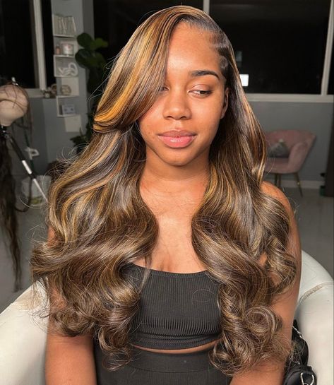 Brown Hair With Highlights Curled, Highlighted Side Part Wig, Weave Hairstyles With Highlights, Brown Hair With Highlights Sew In, Light Brown Sew In Weave, Side Part Weave With Highlights, Quick Weave With Brown Highlights, Brown Highlight Quick Weave, Highlights Brown Hair Quick Weave