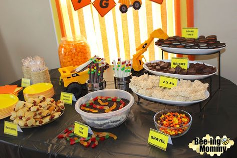 Construction Birthday Party - Food Table & food labels Construction Party Food Table, Construction Party Snacks, Stinky And Dirty Birthday Party, Construction Theme Birthday Party Food, Truck Party Food, Construction Party Food, Dirt Pudding Cups, Construction Birthday Party Ideas, Construction Birthday Party Food