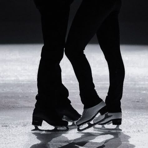 Spinning Out Aesthetic, Yuri On Ice Aesthetic, Skater Couple, Pairs Figure Skating, Virtue And Moir, Tessa And Scott, Skating Aesthetic, Skater Aesthetic, Spin Out