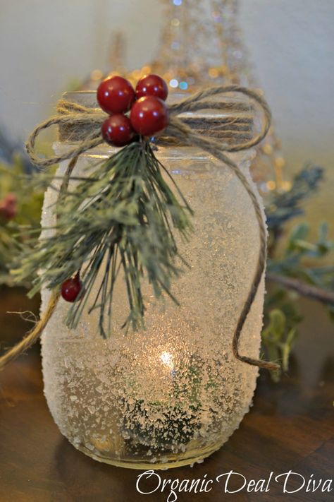 *The following post contains affiliate links Mason Jars are one of my favorite and easy DIY crafts to do.  In the fall I made leaf covered mason jars.  They glowed so beautiful on my mantle all fall, so I had to make another season appropriate version for the fall. Enter the snow covered mason jar… Jul Diy, Mason Jar Candle Holders, Wine Bottle Diy Crafts, Christmas Mason Jars, Jar Diy, Mason Jar Candles, Mason Jar Diy, Diy Tips, Mason Jar Crafts