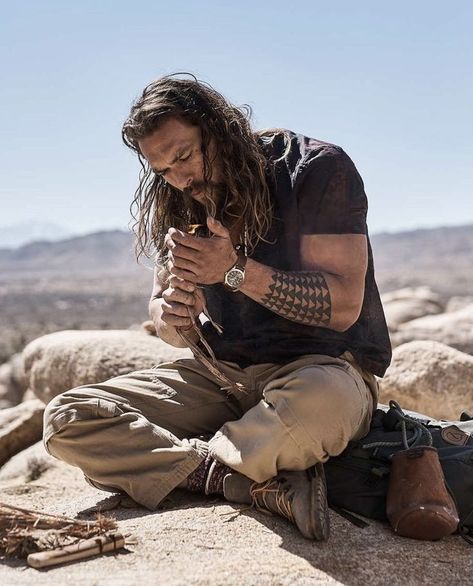 Mens Rugged Style Outdoors, Jason Momoa Shirtless, Dreadlocks Men, Bohemian Style Men, Mens Rugged, Aesthetic Outfits Men, Rugged Men, Adventure Outfit, Dad Fashion