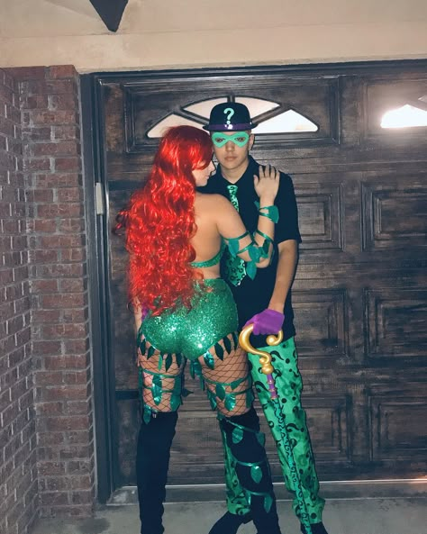 Villan Halloween Couple Costumes, Villain Costumes Couples, Evil Couple Costumes, Hero’s And Villains Costume, Cosplay Couples Costumes, Red Hair Couple Costumes, Couples Rave Costumes, Poison Ivy Costume Couple, Poison Ivy And Batman Couple Costume