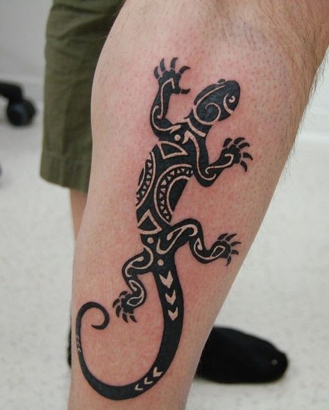 Gecko Tattoo Design, Gecko Tattoo, 42 Tattoo, Lizard Tattoo, Tattoo Pics, Cool Half Sleeve Tattoos, Insect Tattoo, Chest Piece Tattoos, Hand Poked Tattoo