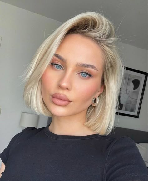 Short Blonde Hair Plus Size, Blond Bob Hair, Short Blonde Hair Bobs, Short Bob Blonde, Bleach Blonde Bob, Bob Blond, Blonde Bob Hair, Short Blond Hair, Blond Bob