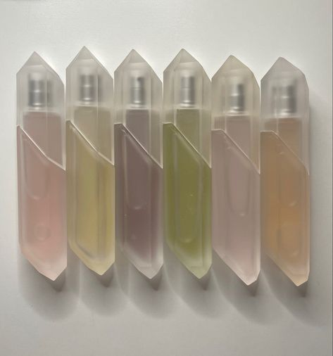 Kkw fragrances - crystal collection. Kim kardashian west perfume Kim K Perfume, Kim Kardashian Perfume, Kim Kardashian Fragrance, Kkw Fragrance, Perfume Bottle Design, Fragrances Perfume Woman, Crystal Perfume Bottles, Perfume Collection Fragrance, Perfect Skin Care Routine