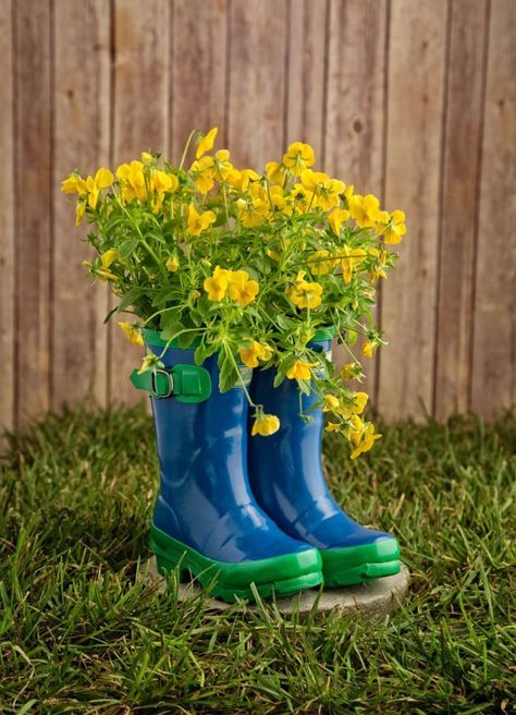 garden design,small garden,garden ideas,garden,small garden design,garden design ideas,small garden Sticker Reference, Garden Boots, American Lifestyle, Frog Decor, Lawn Art, Bubbles Wallpaper, Garden Design Ideas, Flower Shoes, Spring Activities