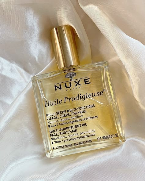 LOOKFANTASTIC US on Instagram: “Softer, nourished skin and hair in just drops – the Nuxe Huile Prodigieuse Multi-Purpose Dry Oil offers ultimate hydration, leaving skin…” Nuxe Body Oil, Nuxe Oil, Body Rocks, Skincare Branding, Tanning Products, Perfume Body Spray, Dry Oil, Hair Perfume, Perfume Scents