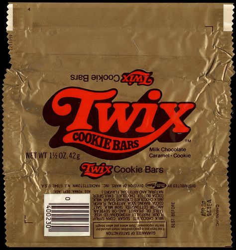 M - Twix Cookie Bars candy bar wrapper - 1979 by JasonLiebig, via Flickr Twix Cupcakes, Twix Cookie, Peanut Butter Twix, Homemade Twix Bars, Twix Chocolate, Delicious Cookies Homemade, Chocolate Caramel Cookies, Snickers Candy Bar, Cookie Cups Recipe