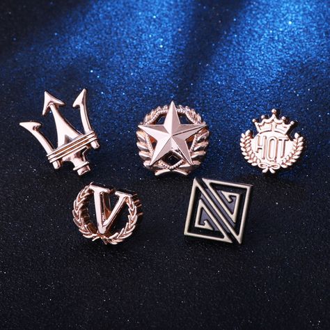 Mens Brooch, Luxury Clothes Women, Banquet Design, Slytherin Fashion, Shirt Collar Pins, Ballet Hairstyles, Star Crown, Crown Brooch, Men's Brooch