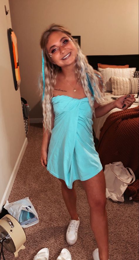 Halloween party costume idea. Aquamarine Halloween Costumes Easy College, Blue Top Halloween Costume, Aqua Marine Halloween Costume, Aquamarine Costume Halloween, Mermaid Costume Ideas Women, Aqua Marine Costume, Beachy Halloween Costumes, Jeans Halloween Costume, Blue Dress Halloween Costumes