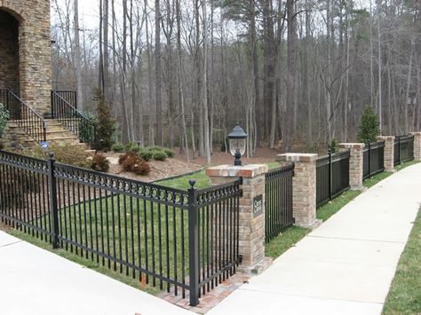 Ornamental Aluminum with Rings Colonial Landscaping, Fence Construction, Diy Privacy Fence, Metal Fence Panels, Aluminum Fencing, Brick Columns, Brick Fence, Cheap Backyard, Fence Styles