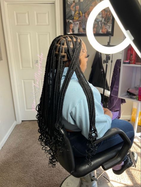 Knotless Box Braids Long With Curls, Waste Length Knotless Braids, Medium Knotless Waist Length Braids, Smeduiem Knotless With Curls At The End, Red Peekaboo Knotless Braids With Curls, Knotless Smedium Braids With Curly Ends, Middle Knotless Braids, Waist Length Knotless Braids Curly Ends, Medium Large Knotless Braids Hairstyles