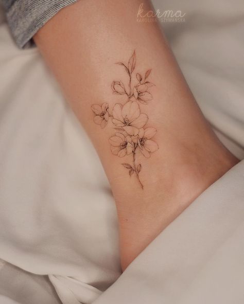 Asian Floral Tattoo, Delicate Forearm Tattoo, Wrist Tattoo Flower, Tattoo Flower Wrist, Floral Tatoos, Floral Wrist Tattoo, Flowers Tattoo Ideas, Flower Wrist Tattoo, Floral Tattoo Ideas