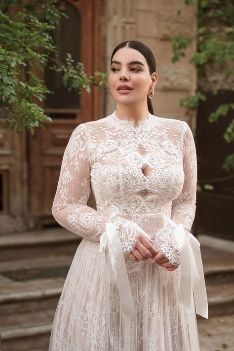 10 Gorgeous Wedding Gowns That Are Perfect for Curvy Brides Plus Size 70s Wedding Dress, Long Sleeve Wedding Plus Size, Plus Size Lace Wedding Dress Vintage, Plus Size Wedding Dresses Alternative, Indian Wedding Dress Plus Size, Desert Wedding Dress Plus Size, Intimate Wedding Dress Plus Size, Simple Wedding Dress Plus Size Curvy Bride Bridal Gowns, Fairy Forest Wedding Dress Plus Size