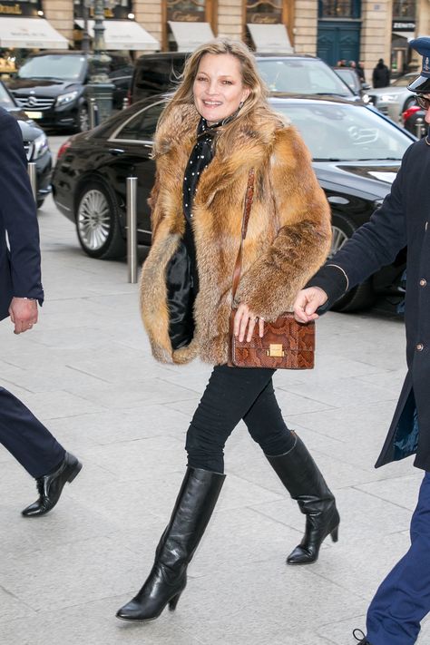 Kate Miss Winter Style, Kate Moss Fall Style, Kate Moss Fur Coat, Fur Coat Street Style, Fur Coat Outfits, Kate Moss Street Style, Moss Fashion, Fur Coat Outfit, Kate Moss Style