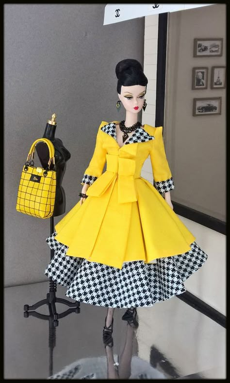 Куклы American Girl, Barbie Fashion Royalty, Barbie Silkstone, Barbie Dress Fashion, Barbie Gowns, Vintage Barbie Clothes, Doll Clothes Barbie, Silkstone Barbie, Dolls Art