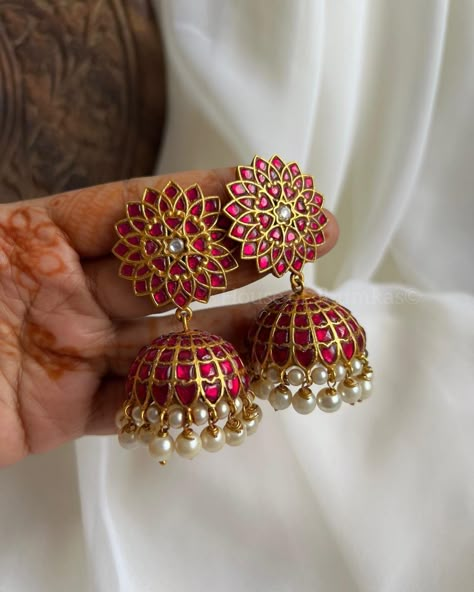 Latest Gold Ruby Jhumka Designs - [ Unique Models] - South India Jewels Ruby Earrings Indian, Fashion Jewelry Necklaces Gold, Gold Kada, Gold Earrings For Kids, Pearl Earrings Designs, Temple Jewellery Earrings, Gold Jhumka, Jhumka Designs, Antique Gold Earrings