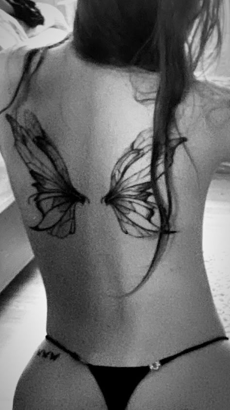 Wings Wing Hip Tattoo, Fairy Wing Tattoos, Pretty Tattoos For Women, Back Tattoo Women, Spine Tattoos, Wings Tattoo, Back Tattoos, Dope Tattoos, Simplistic Tattoos