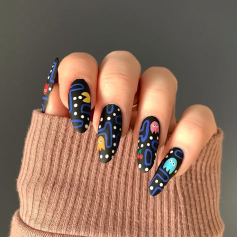 Domino Nail Art, Video Game Nails Designs, Gamer Nails Design, Video Game Nail Art, Gaming Nails, Video Game Nails, Pacman Nails, Gamer Nails, Pac Man Nails