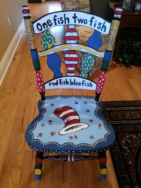 Just finished this chair for a preschool teacher friend of mine.  The "fish" are the kids fingerprints! Whimsical Chairs, Teacher Chair, Teacher Chairs, Classroom Chair, Dr Seuss Classroom, Hand Painted Chairs, Seuss Classroom, Whimsical Painted Furniture, School Auction