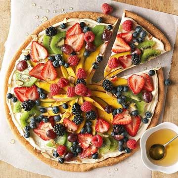 Dessert Fruit Pizza Cookie Crust Recipe, Dessert Pizza Fruit, Fruit Pizza Bar, Healthy Vegan Dessert, Fruit Pizza Crust, Fruit Pizza Sugar Cookie Recipe, Healthy Fruit Pizza, Pizza Sugar Cookie, Easy Fruit Pizza