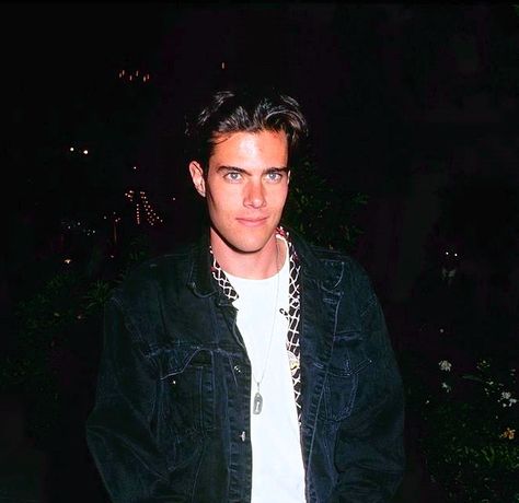 Bobby Briggs, Twin Peaks. Dana Ashbrook 90s, Bobby Briggs, Dana Ashbrook, Gorgeous Guys, Men Faces, Male Celebs, Elizabeth Gillies, Ski Fashion, Cole Sprouse