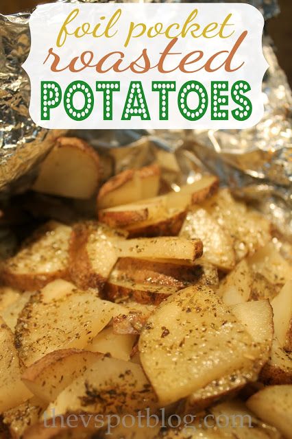 Oven Foil Packets, Birthday Bonfire, Foil Potatoes, Bonfire Food, Foil Recipes, Grilled Foil Packets, Herb Potatoes, Potato Packets, Cooking Outside