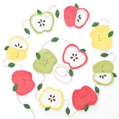 Kawaii Autumn Apple Garland | Handmade Charlotte Diy Felt Decorations, Diy Felt Garland, Felt Apple, Apple Template, Apple Garland, Kawaii Felt, Paper Apple, Apple Decor, Diy Apple