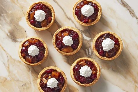 This mini cranberry tart recipe uses leftover cranberry sauce to make an easy dessert using Thanksgiving leftovers. Cranberry Tart Recipes, Cranberry Tart Recipe, Cranberry Desserts, Frozen Tart Shells, Recipe For Apple Pie, Pies And Tarts, Cranberry Tart, Cranberry Dessert, Jellied Cranberry Sauce