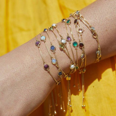 Hand Jewelry Rings, Semi Precious Stone Bracelet, Elizabeth Jewelry, Semiprecious Stone Jewelry, Stone Bracelets, Bracelets Design, Semi Precious Stone, Diy Bracelet, Girly Jewelry