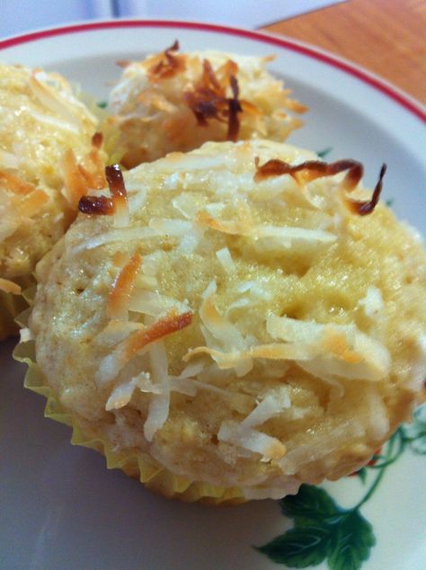 Coconut Muffin Recipes, Quick Oatmeal, Fluffy Light, Coconut Muffins, Muffin Bread, Lemon Muffins, Protein Muffins, Lemon Coconut, Muffin Cups