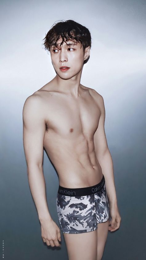 Lay Abs, Exo Hot, Lay Yixing, Yixing Exo, Right Decision, Exo Lay, Cute Asian Guys, Asian Men, Exo