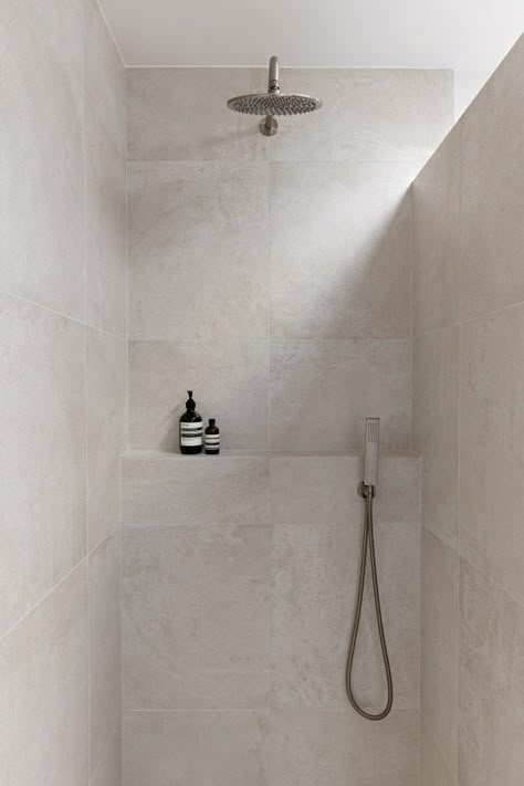 Large Tile Bathroom, Large Shower Tile, Modern Bathroom Design Ideas, Modern Bathroom Interior, Modern Bathroom Tile, Bathroom Design Ideas, Bathroom Shower Tile, Upstairs Bathrooms, Large Bathrooms