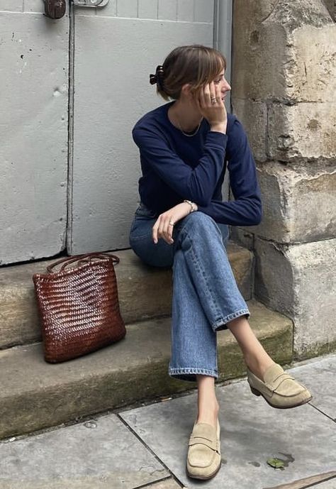 Summer Dress With Loafers, Old Money Leisure Outfit, Cognac Mules Outfit, Hot Weather Work Outfit, Old Woman Style, Loafers And Dress Outfit, Natural Classic Style, Casual Work Outfits, 가을 패션