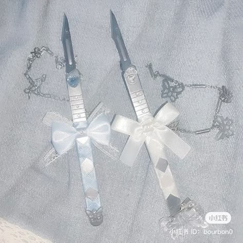 Cute Blades, Cute Knifes, Coquette Knife, Hospitalcore Aesthetic, Cute Knife, Creepy Cute Aesthetic, Knife Aesthetic, Creepy Cute Fashion, Pretty Knives