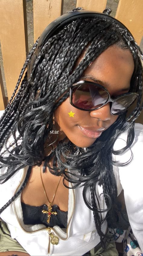 layered braids, layered french curl braids, french curl braids, nollywood braids, it girl, college girl fashion, it girl fashion, instagram story, instagram story ideas, fashion, icon, hair, selfie Feathered French Curl Braids, French Curl Micro Braids, Thick French Curl Braids, Short Layered Braids Black Hairstyles, Layered Braids Short, Layered Knotless Braids With Curls, Wolf Cut French Curls Braids, Layered Box Braids With Curly Ends, French Curl Braids With Bangs