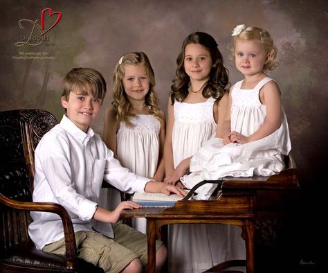 Four beautiful siblings! Sibling Portraits, Four Siblings, Children Images, Couple Photos