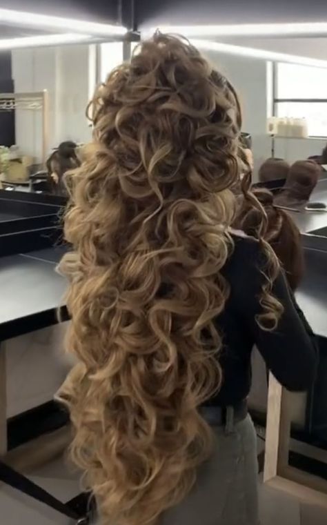 Ankle Length Hairstyles, Big Thick Curls, Big Thick Hair, Big Hairstyles For Long Hair, Big Curls With Bangs, Long Curly Hair Volume, Long Ethereal Hair, Extremely Long Curly Hair, Long Pin Curls