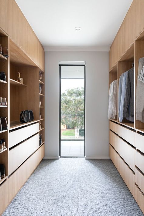 A custom designed walk in wardrobe has been thoughtfully considered to provide functionality and practicality. Finished in Laminex Silver Ash. Walk In Storage Closet, Walk In Closet Design With Island, White Walk In Wardrobe, Walk In Closet Ideas Minimalist, Walk In Closet Two Sides, Japanese Walk In Closet, Walk In Wardrobe And Bathroom, Minimalist Walk In Closet, Walk In Robes