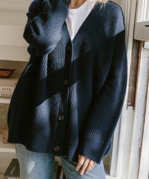 9327969053c0068dd9e07c529866b94ddesc40395122ri Blue Cardigan Outfit, Cardigan Outfit Aesthetic, Cardigan Outfit, Cocoon Cardigan, Jenni Kayne, Cardigan Outfits, Blue Cardigan, Inspiration Mode, Fall Sweaters