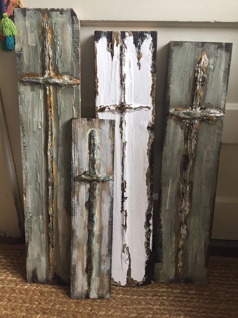 Barn wood texture crosses Rustic Crosses Wood, Painted Crosses On Wood, Wood Crosses Ideas, Wooden Cross Crafts, Barn Wood Art, Rustic Wood Cross, Rustic Cross, Barn Wood Crafts, Wooden Crosses