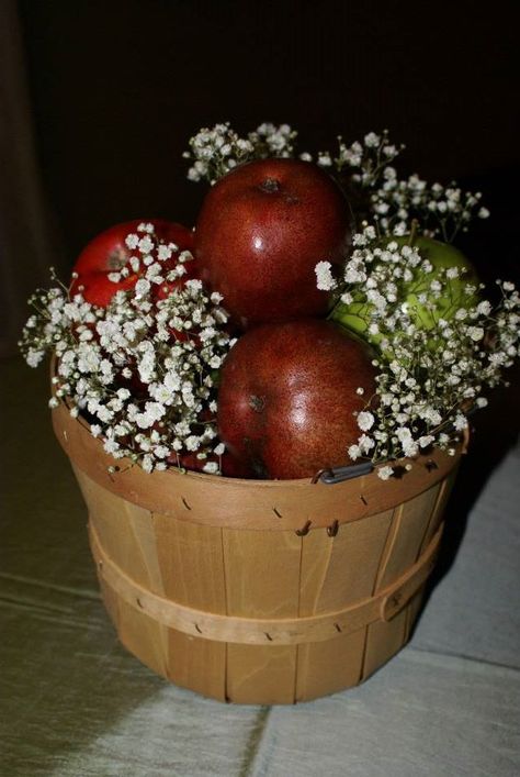 Basket Centerpieces Table Party, Apple Festival Decorations, Red Apple Centerpiece Ideas, Apple Theme Centerpieces, Apple Theme Decorations, Apple Theme Decor, Apple Centerpieces For Table, Apple Baby Shower Decor, Apple Bridal Shower Ideas