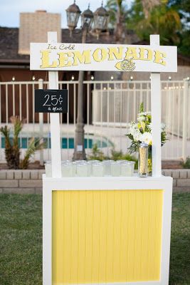 Collapsible Lemonade Stand Tutorial & Plans at www.craftifyit.blogspot.com Kids Lemonade Stands, Snow Cone Stand, Diy Lemonade Stand, Kids Lemonade, Lemonade Stands, Pink Lemonade Party, Rose Lemonade, Lemonade Party, Diy Xmas Gifts