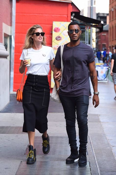 Doutzen and Sunnery in New York Doutzen Kroes Style Street, Doutzen Kroes Style, Doutzen Kroes, Model Street Style, Wardrobe Update, Models Off Duty, Fashion Couple, Boho Summer, Fashion 2020