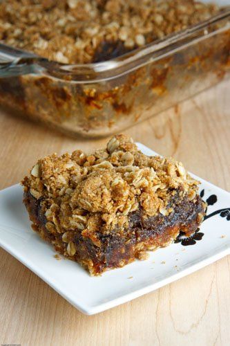 Date Crumb Bars Matrimonial Cake, Apricot Bars Recipe, Apricot Bars, Crumb Bars, Date Squares, Date Bars, Date Recipes, Brownie Bar, Paleo Dessert