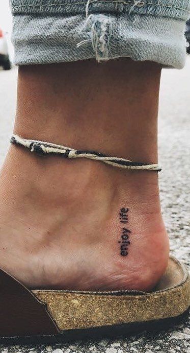 Ankle Tattoo Quotes For Women, Tattoo Ideas Feet Small, Foot Tatoos Woman, Minimalist Foot Tattoo, Feet Tatoos Woman, Side Of Foot Tattoo, Feet Tattoos For Women Beautiful, Toe Tattoos For Women, Foot Tattoo For Women